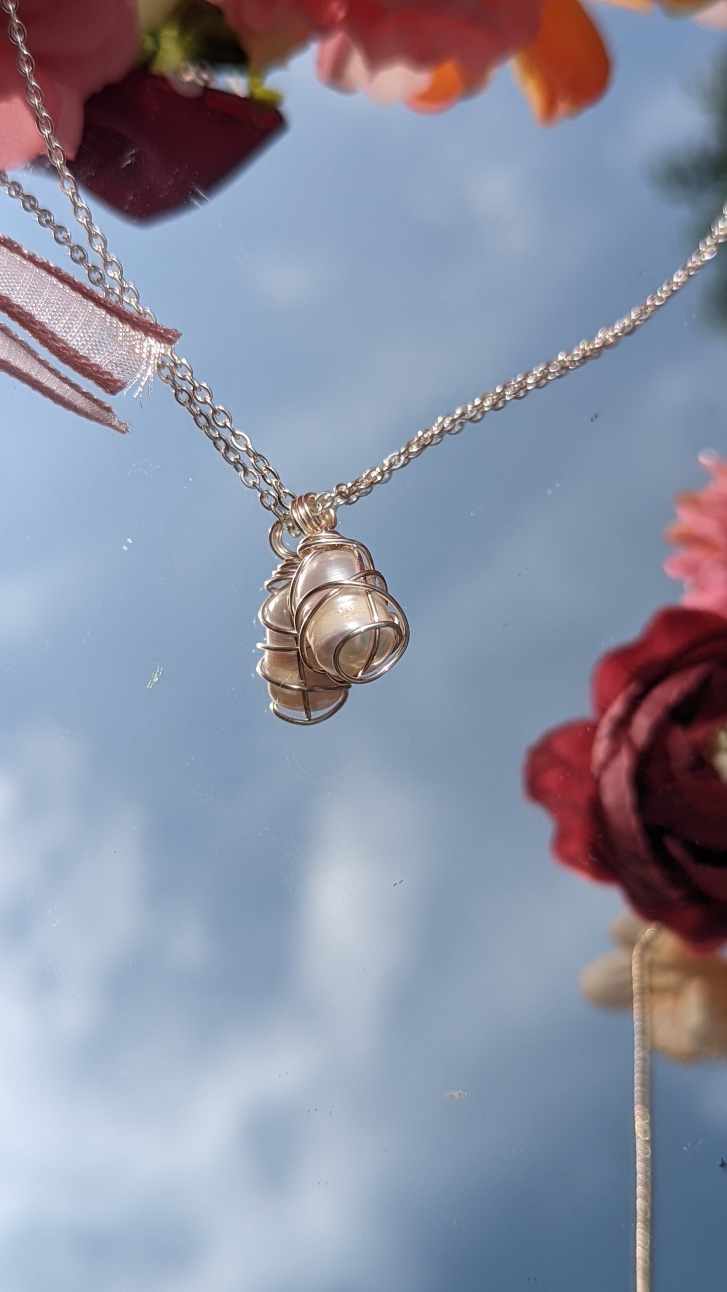 Helmi - handmade pearl necklace in silver