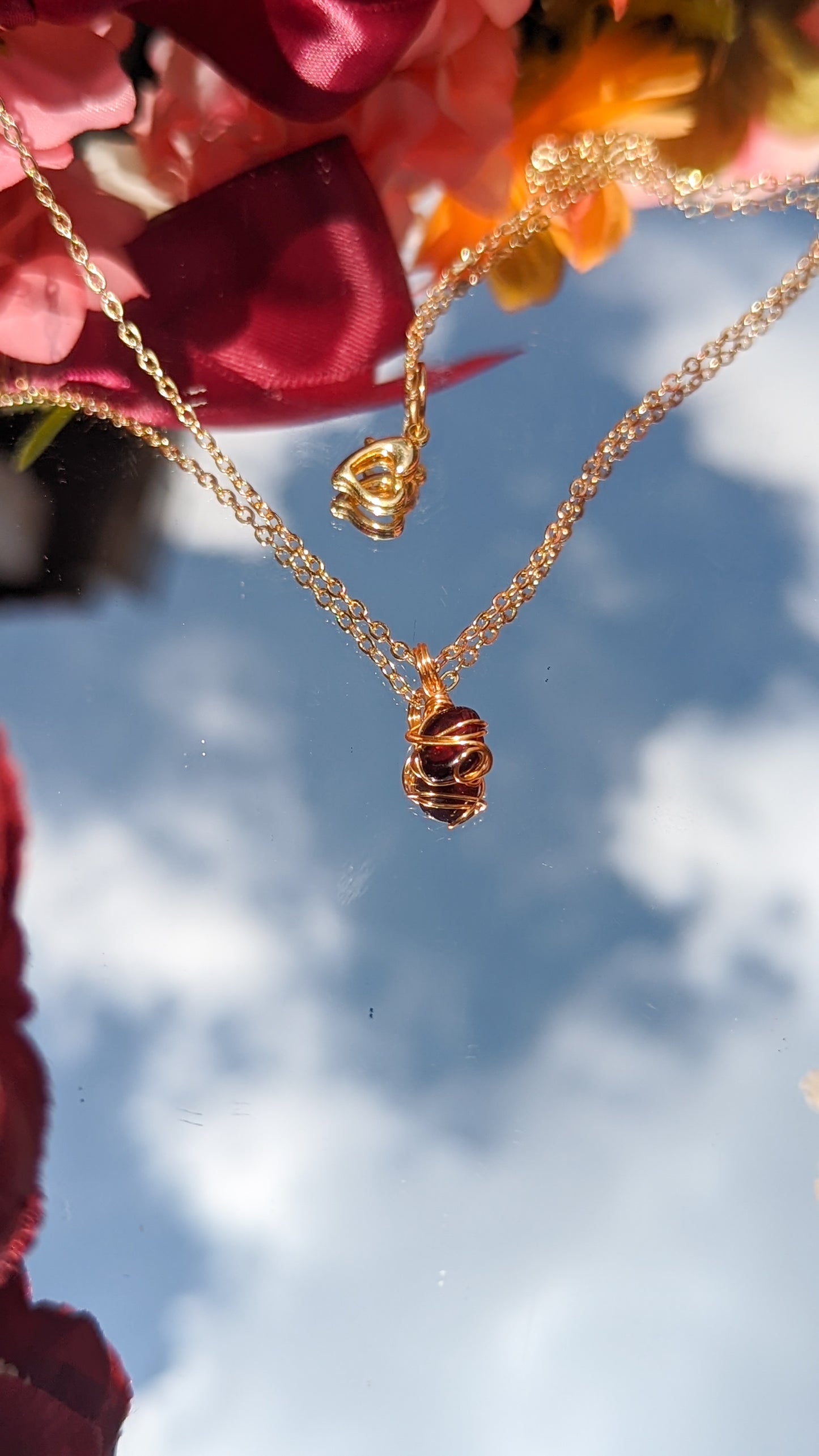 Pomme - handmade garnet necklace in 14k gold